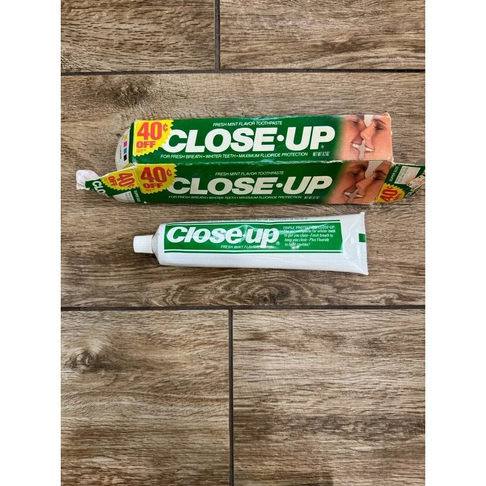 Vintage Close Up Mint Fluoride Toothpaste 8.2 OZ. New Unused Tube